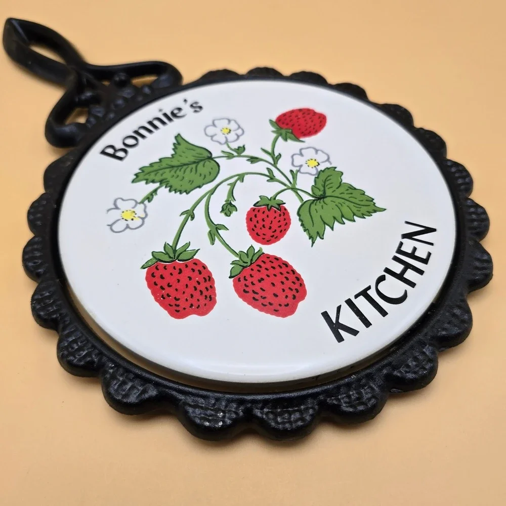 Vintage Mid-State Cast Iron Ceramic Strawberry Trivet Bonnies Kitchen Wall Decor